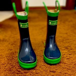 OAKI Rainboots w/handles (Navy/Green) Sz 9 Toddler